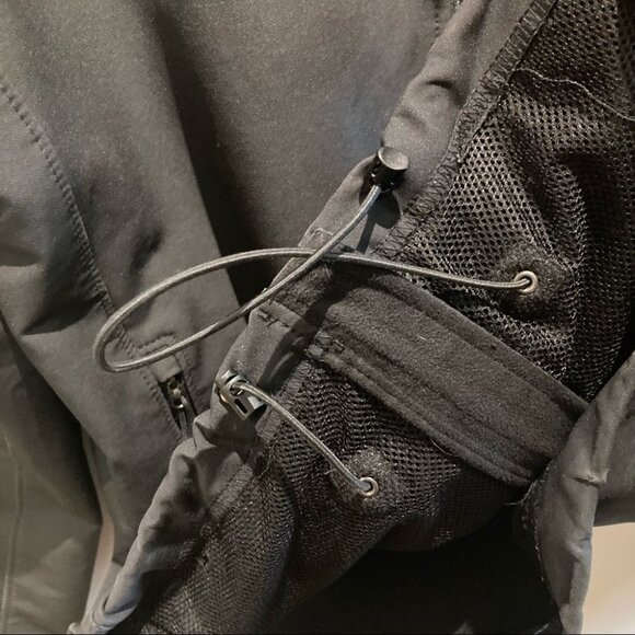 THE NORTH FACE Sz M Soft Shell Many Pockets and Drawstrings Mesh Jacket - Picture 8 of 14